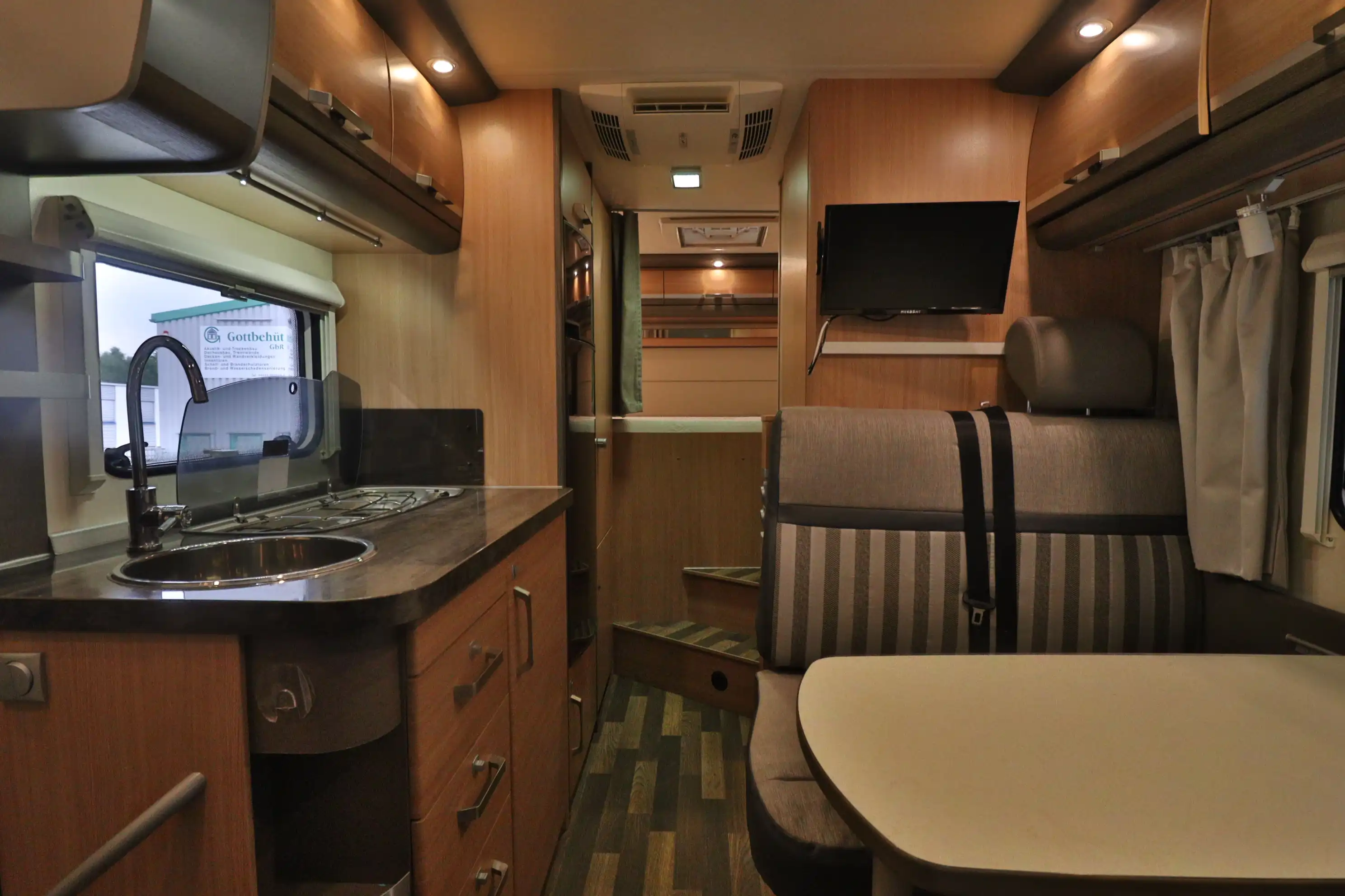 KNAUS SKY Traveller 650 DG